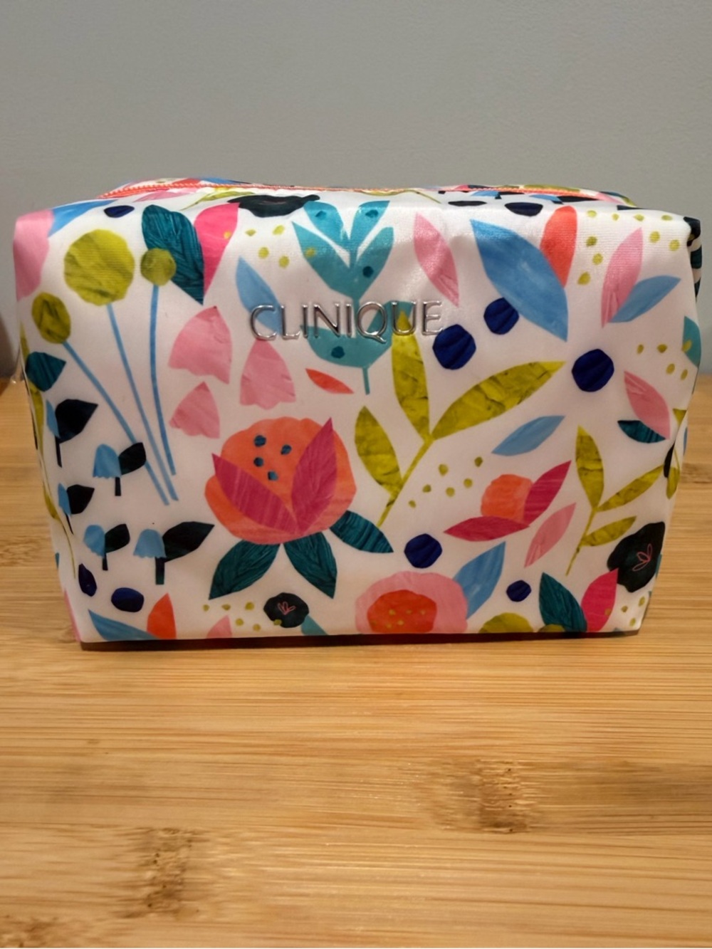 Clinique Colorful Floral Makeup Pouch - with clinical repair samples